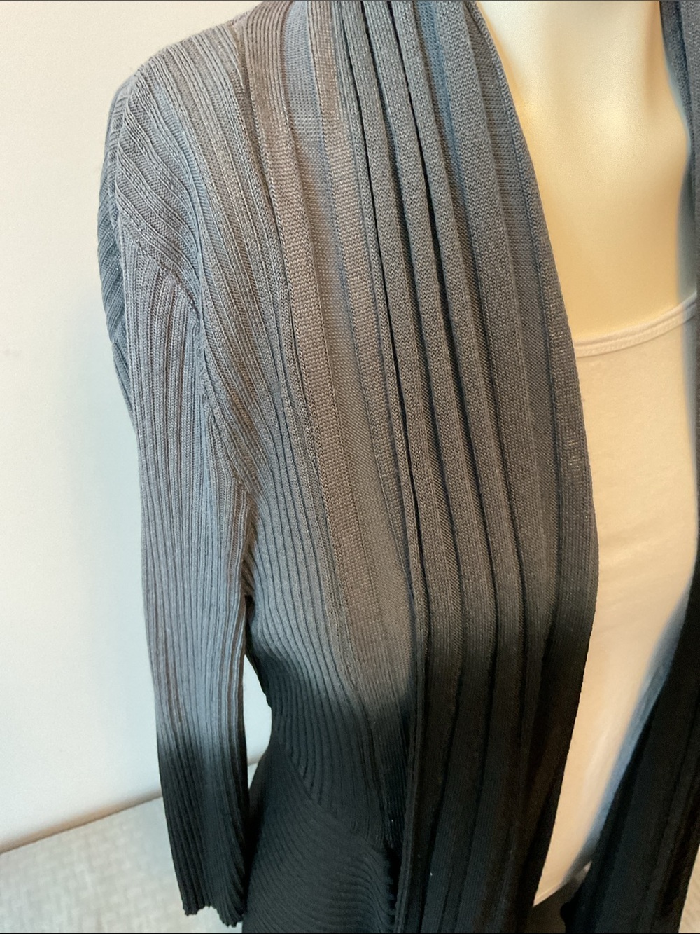 Ombre Ribbed Knit Cardigan - Picture 3 of 10